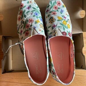 Toms Natural Autumn Floral Organic Cotton shoes, NWT 7.5